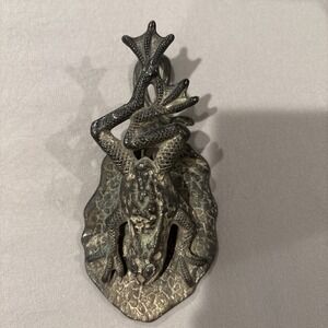 Vintage verdigris cast iron bronze frog lily pad cop letter holder desk